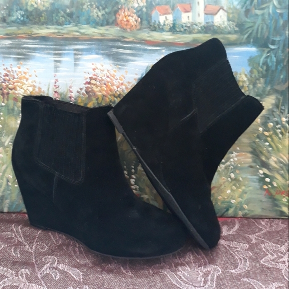 Saks Fifth Avenue Willa Wedge Ankle Boots - Size 9 Black Leather Boots - Picture 3 of 11